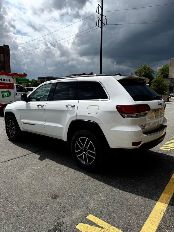 Vehicle image 6 of 13