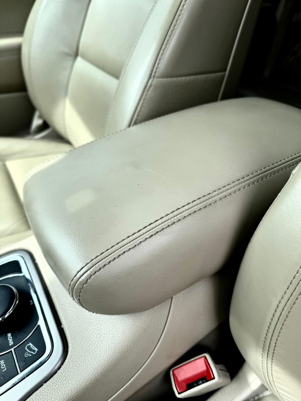 Vehicle image 11 of 13