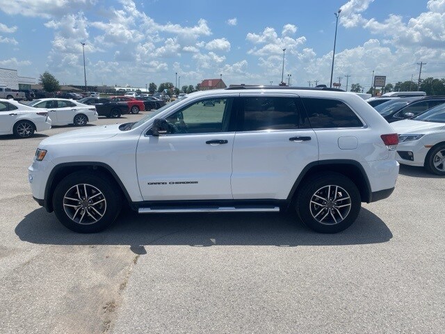 Vehicle image 9 of 25