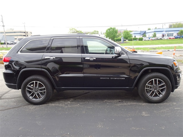Vehicle image 3 of 28