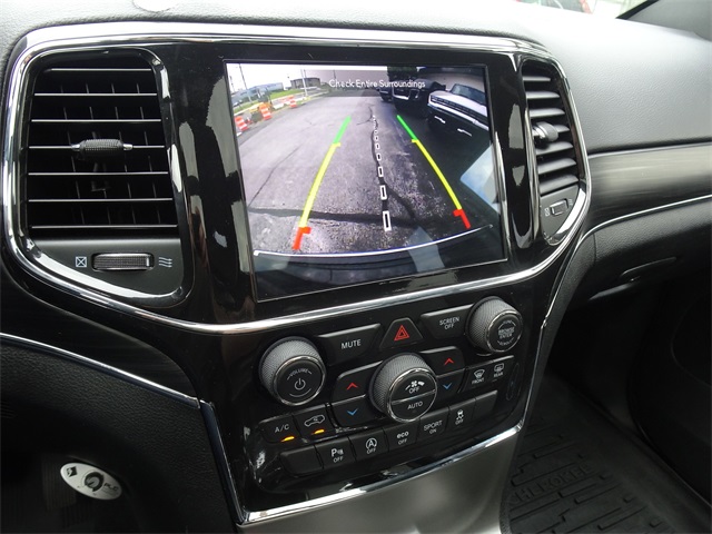 Vehicle image 22 of 28