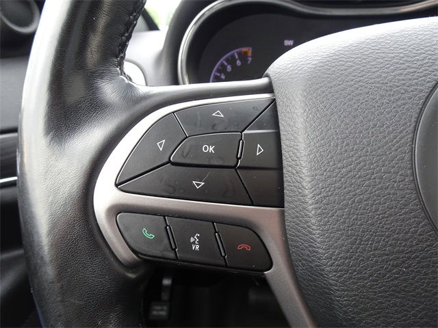 Vehicle image 24 of 28