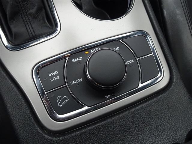 Vehicle image 19 of 28