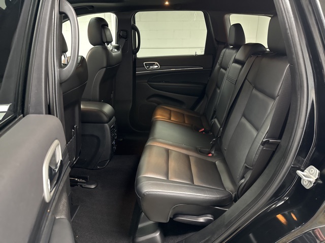 Vehicle image 8 of 28