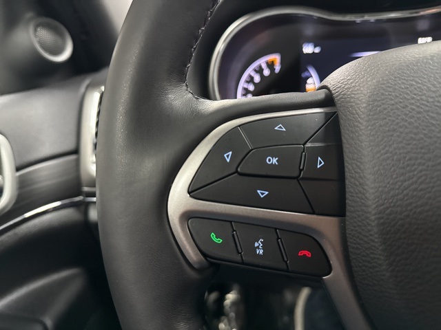 Vehicle image 22 of 28