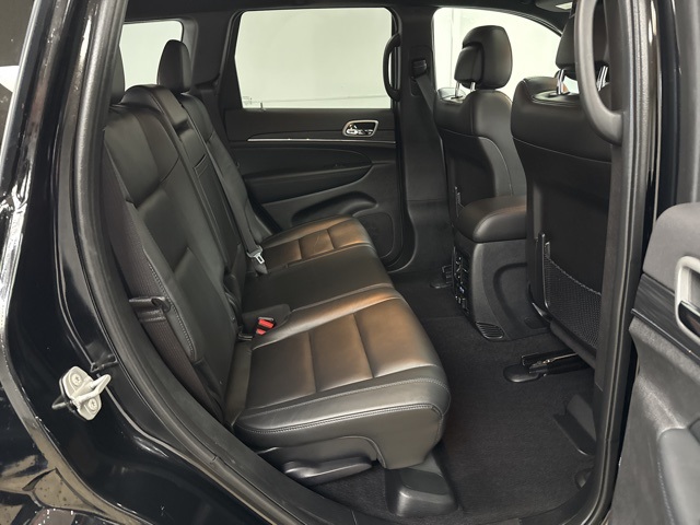 Vehicle image 11 of 28