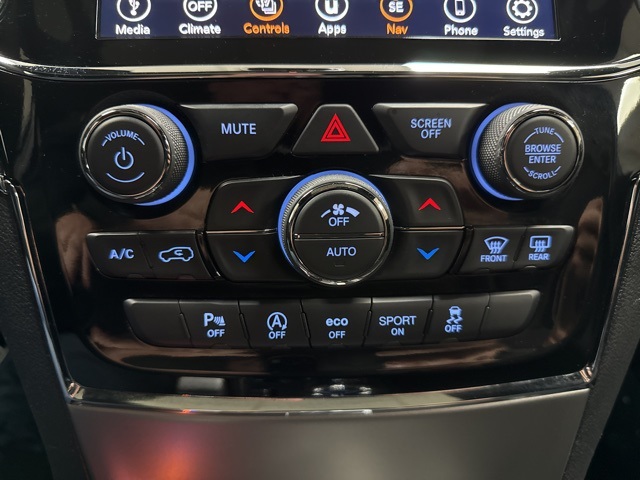 Vehicle image 18 of 28