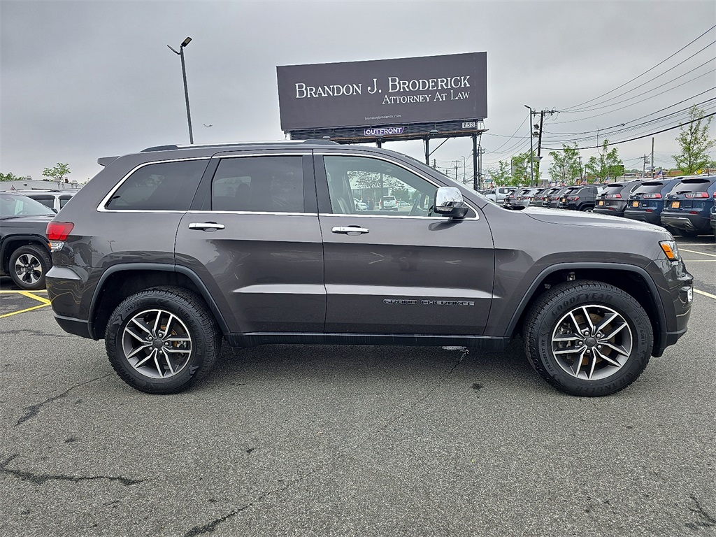 Vehicle image 4 of 30