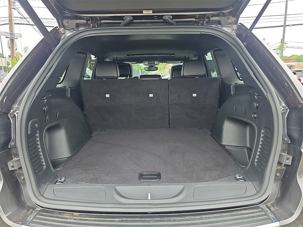 Vehicle image 27 of 30