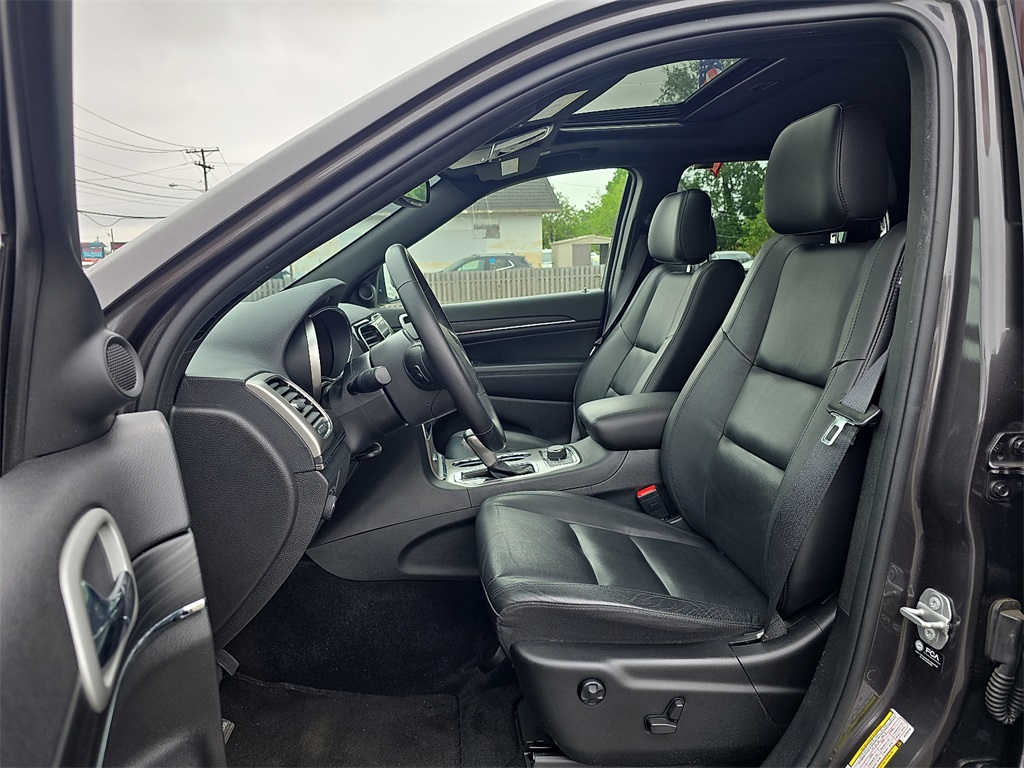 Vehicle image 13 of 30