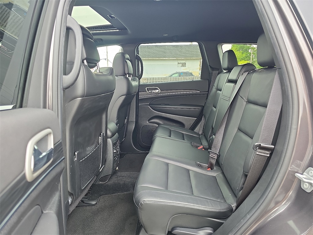 Vehicle image 10 of 30