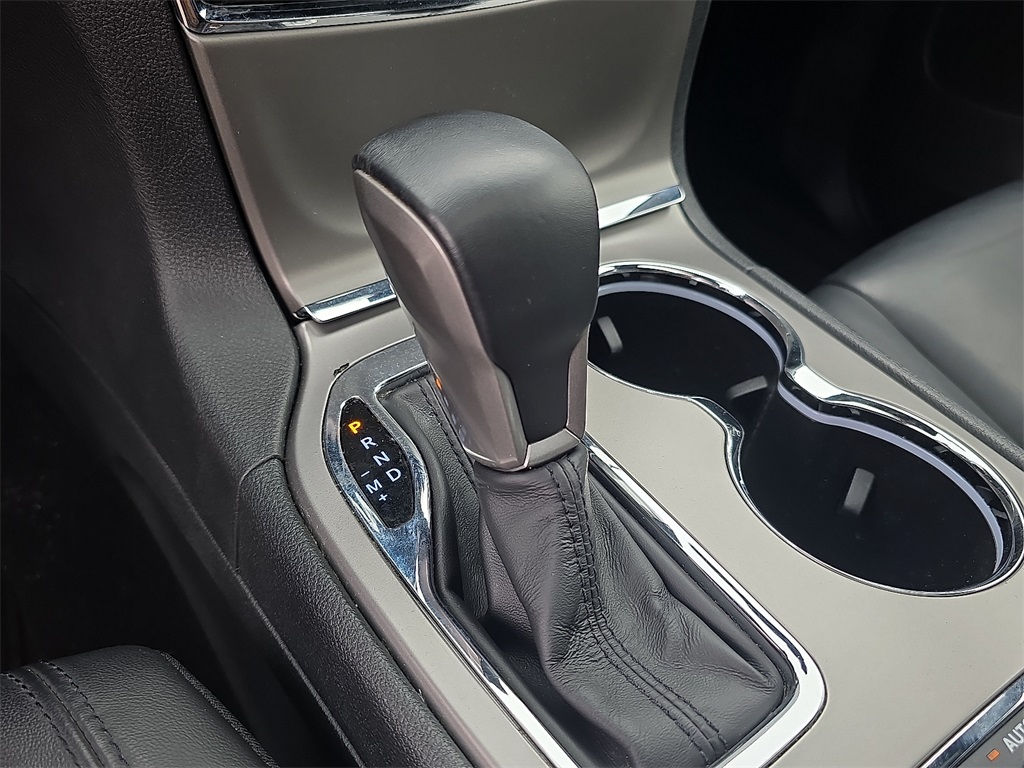 Vehicle image 15 of 30