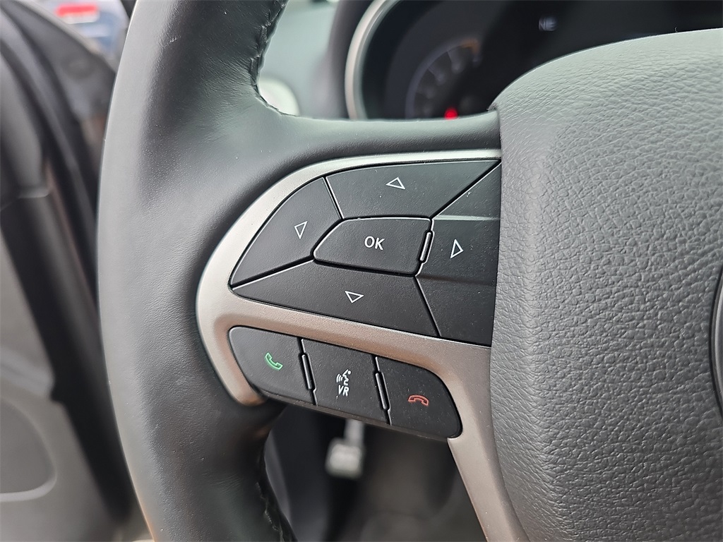 Vehicle image 22 of 30