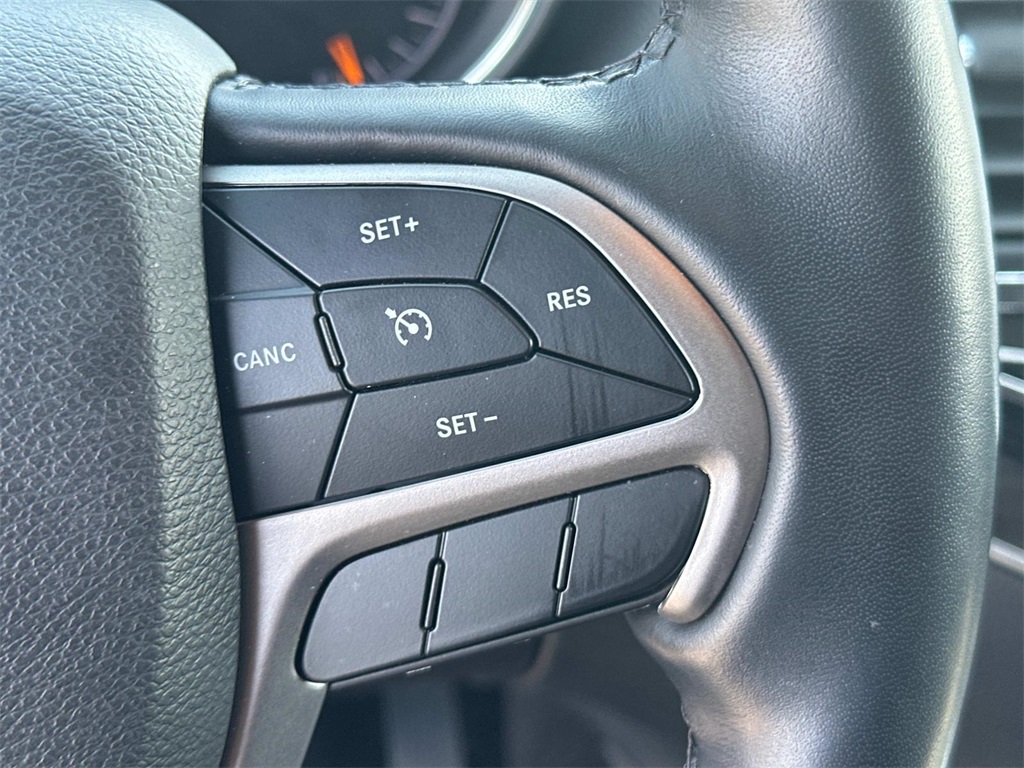 Vehicle image 13 of 27