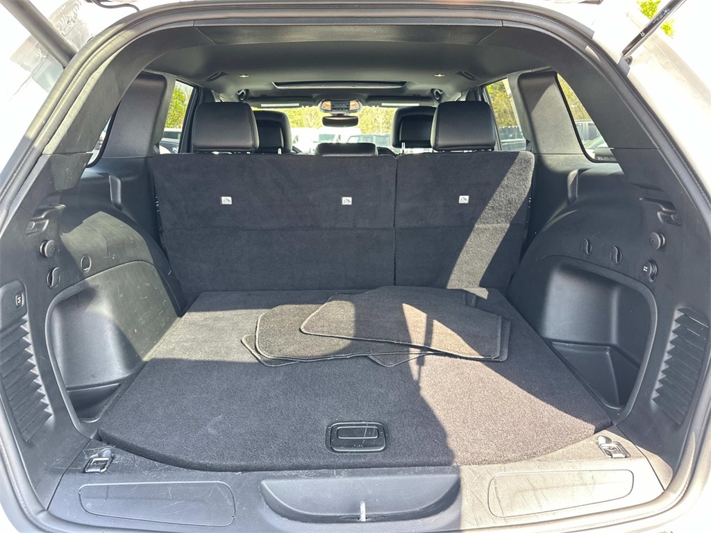 Vehicle image 21 of 27