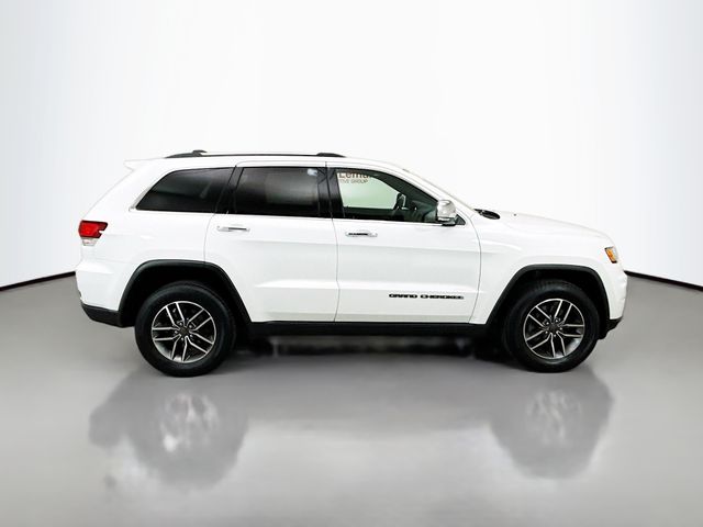 Vehicle image 4 of 32
