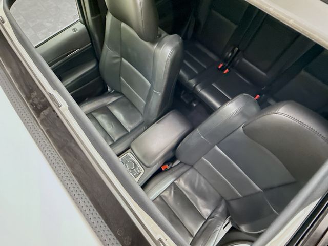Vehicle image 21 of 32