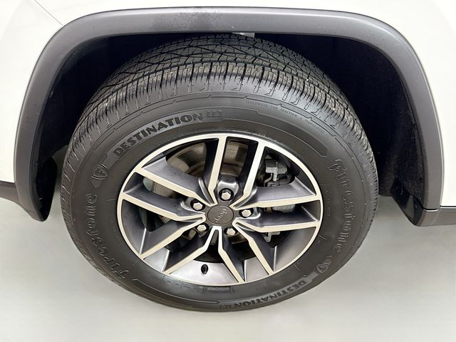 Vehicle image 31 of 32