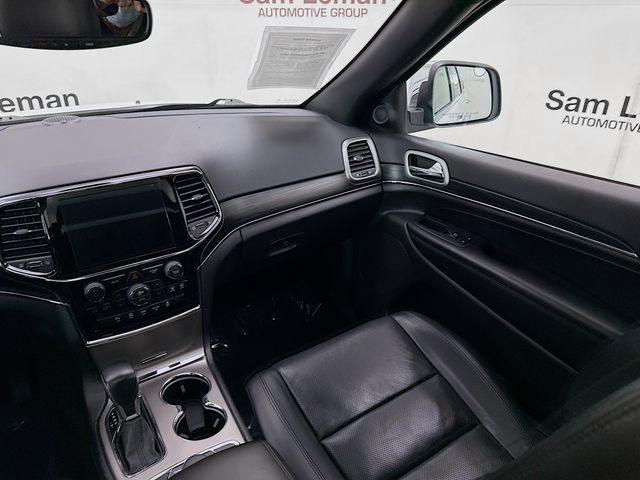 Vehicle image 23 of 32