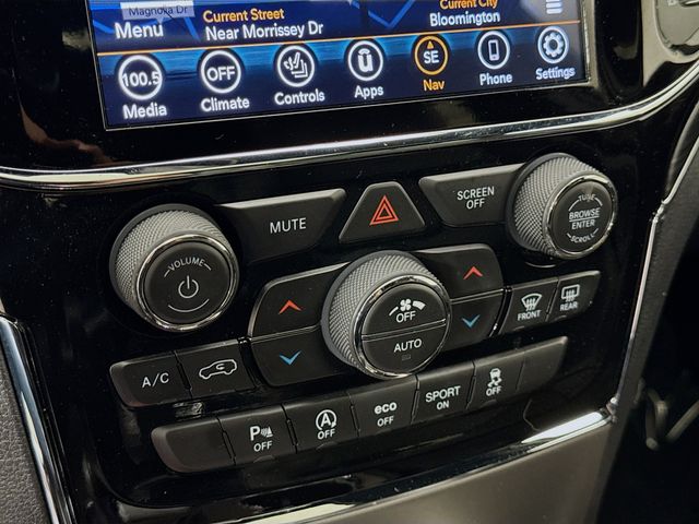 Vehicle image 16 of 32