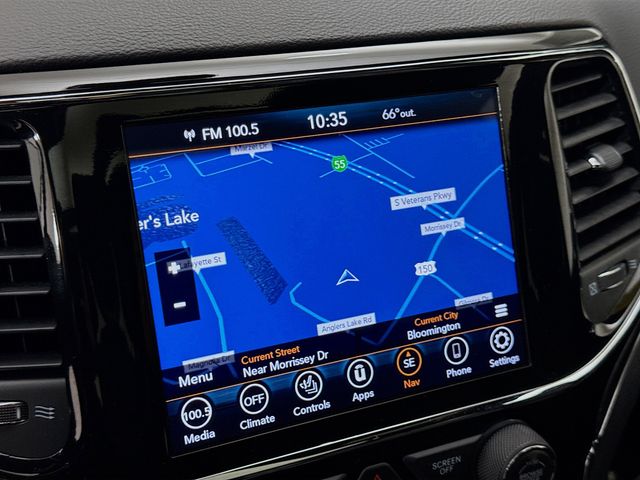 Vehicle image 13 of 32