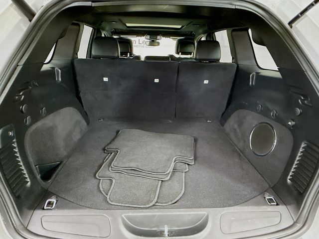 Vehicle image 26 of 32