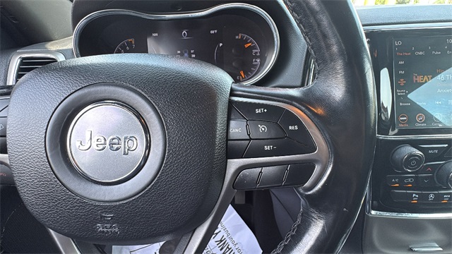 Vehicle image 17 of 29