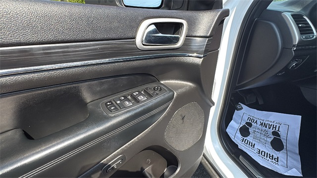Vehicle image 13 of 29