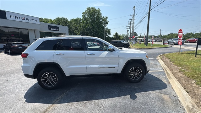 Vehicle image 4 of 29