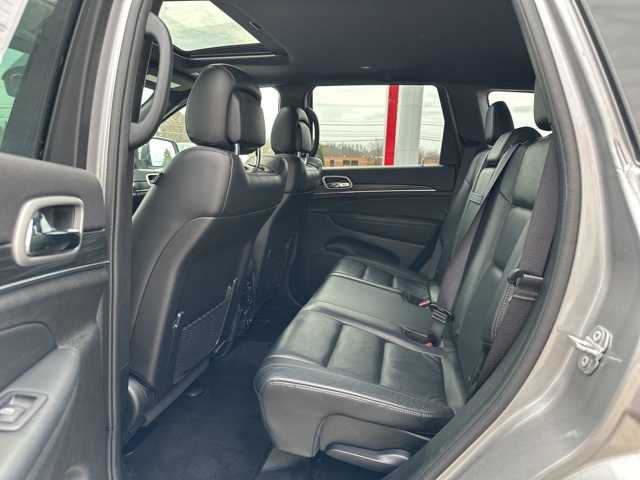Vehicle image 8 of 29