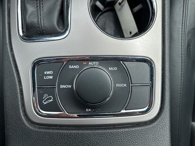 Vehicle image 28 of 29