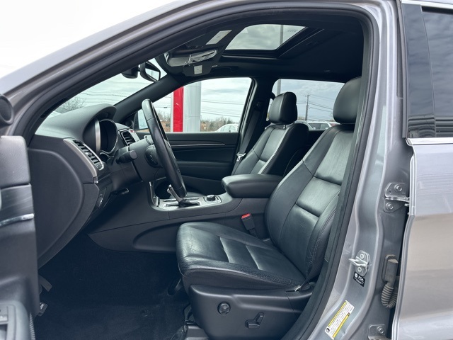 Vehicle image 17 of 29