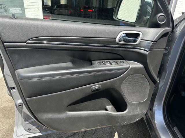 Vehicle image 12 of 36
