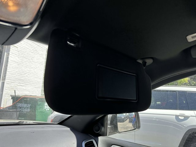 Vehicle image 29 of 36