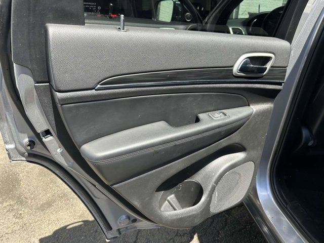 Vehicle image 17 of 36