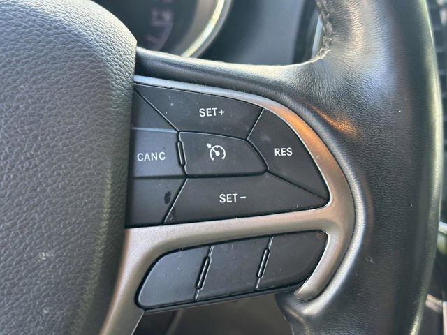 Vehicle image 23 of 36