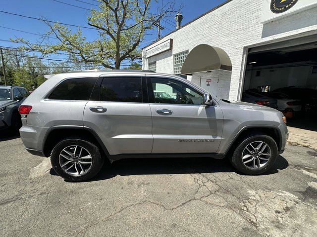 Vehicle image 4 of 36