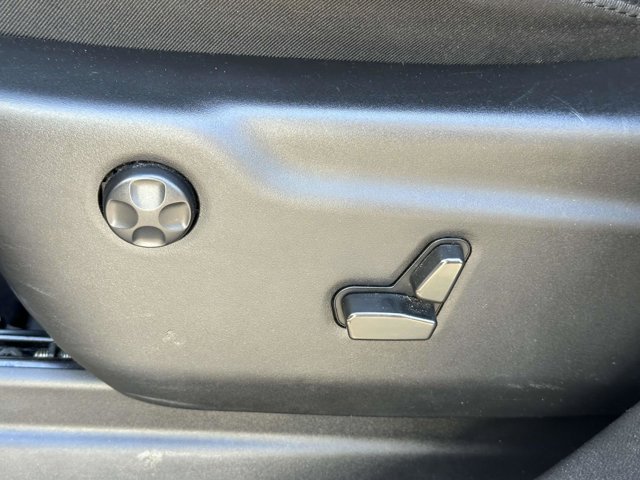 Vehicle image 15 of 36