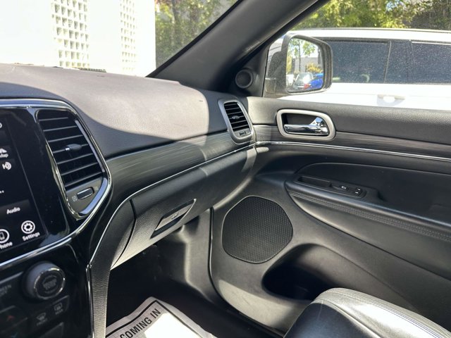 Vehicle image 27 of 36
