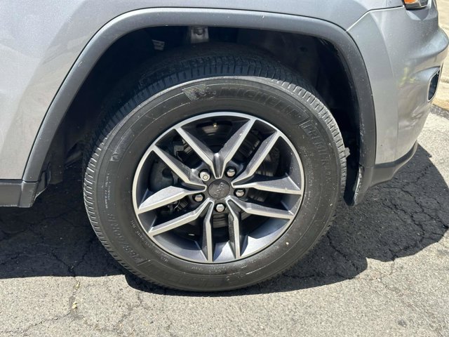 Vehicle image 10 of 36
