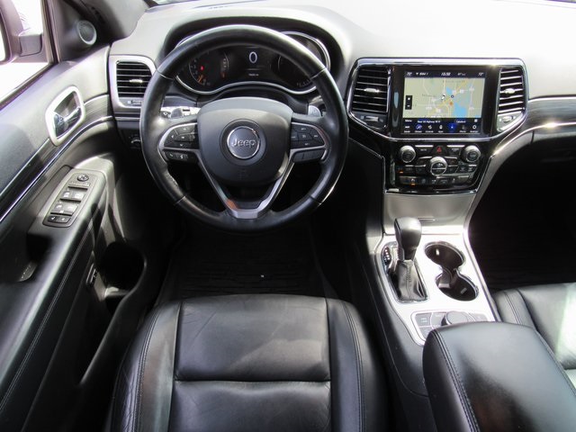 Vehicle image 21 of 44