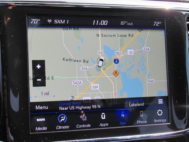 Vehicle image 26 of 44