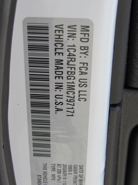Vehicle image 25 of 44