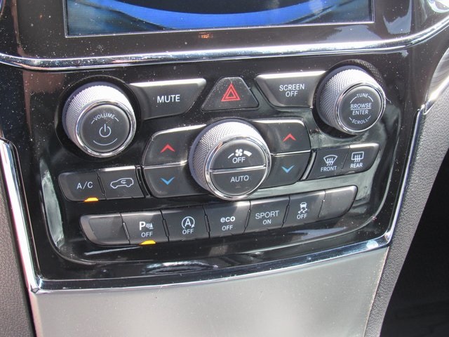 Vehicle image 28 of 44