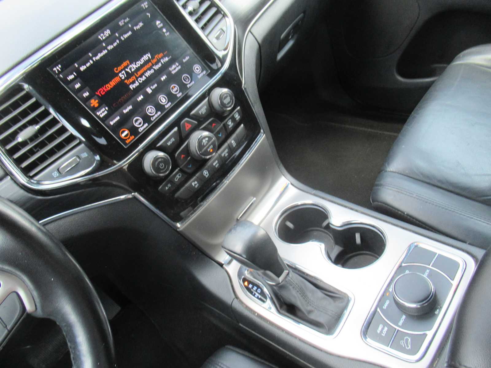 Vehicle image 29 of 45