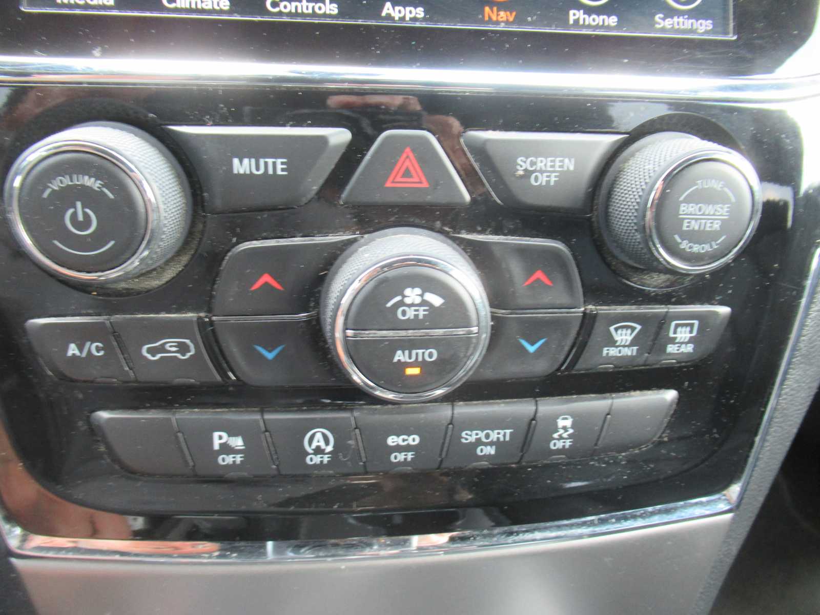 Vehicle image 35 of 45