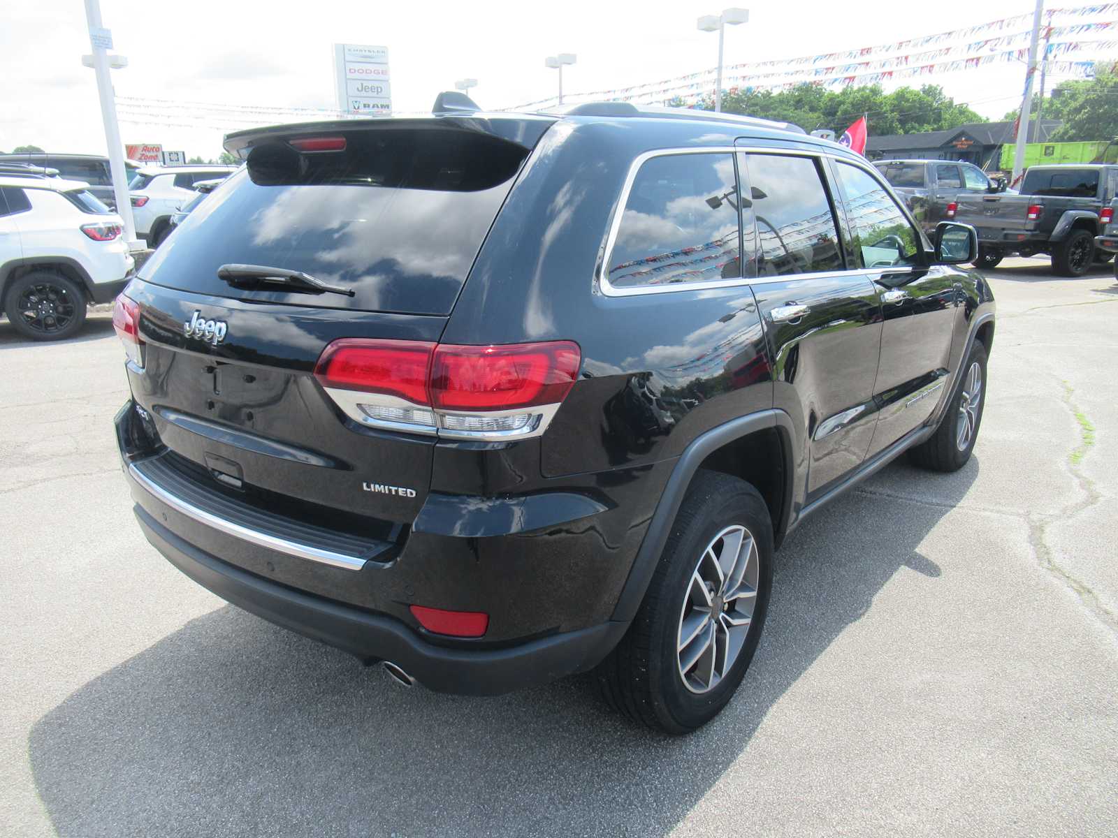 Vehicle image 4 of 45