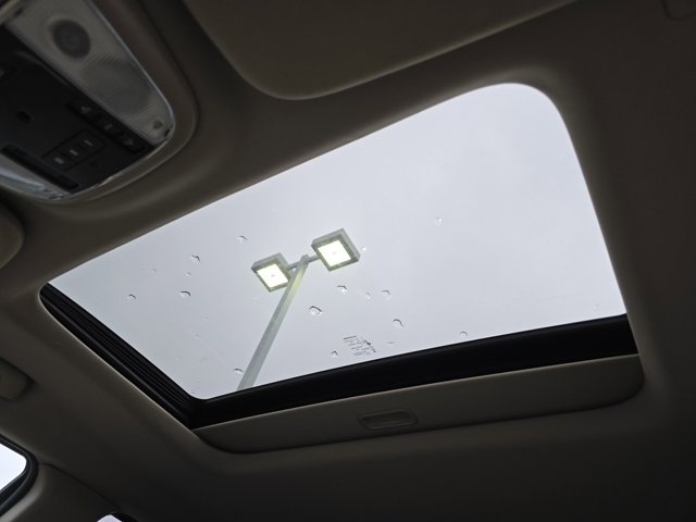 Vehicle image 10 of 34