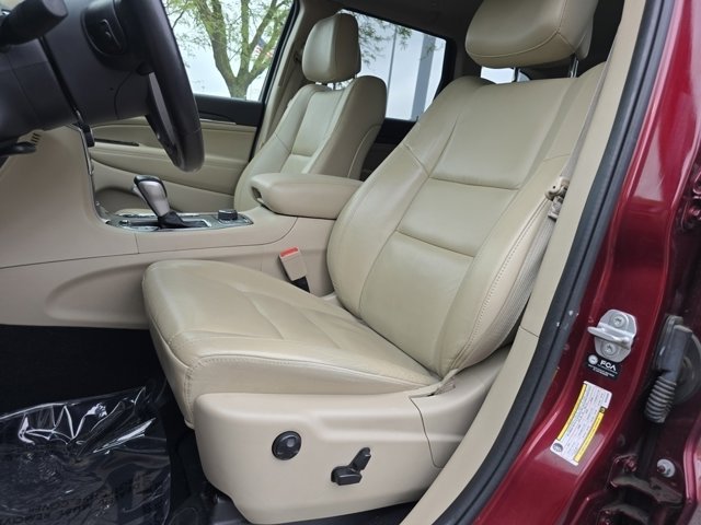 Vehicle image 25 of 34