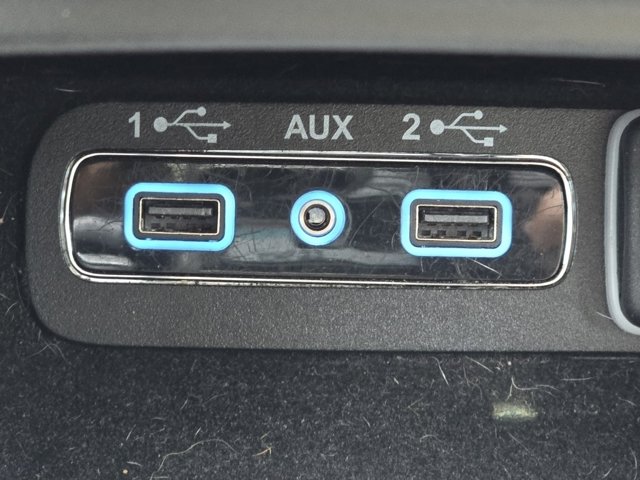 Vehicle image 17 of 34